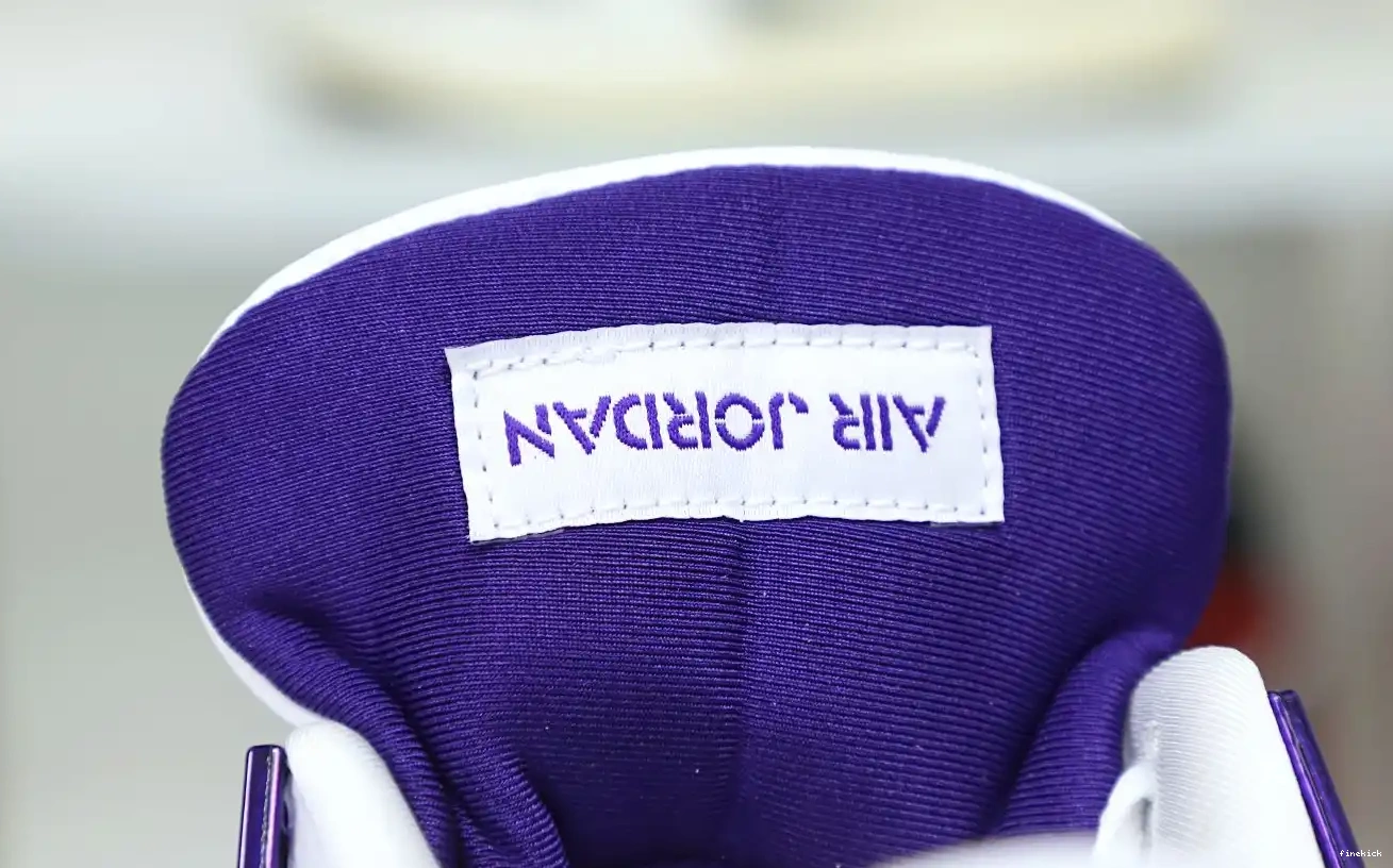 JORDAN METALLIC PURPLE 4 AIR 0615